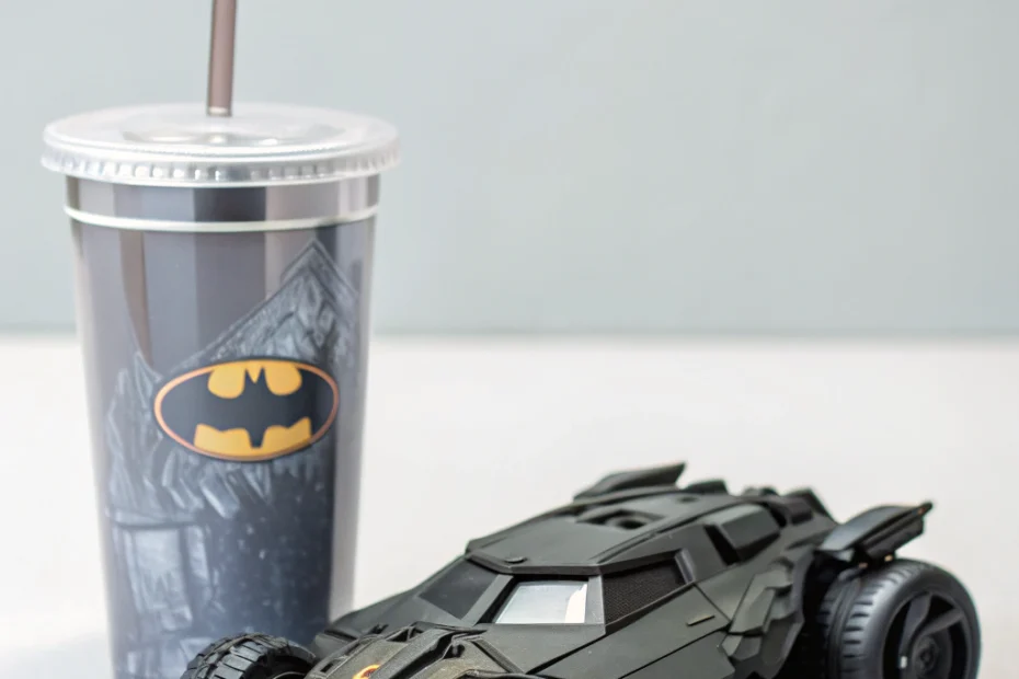 Exploring the Batman 1:6 Scale Tumbler Hot Toys Batmobile MMS596